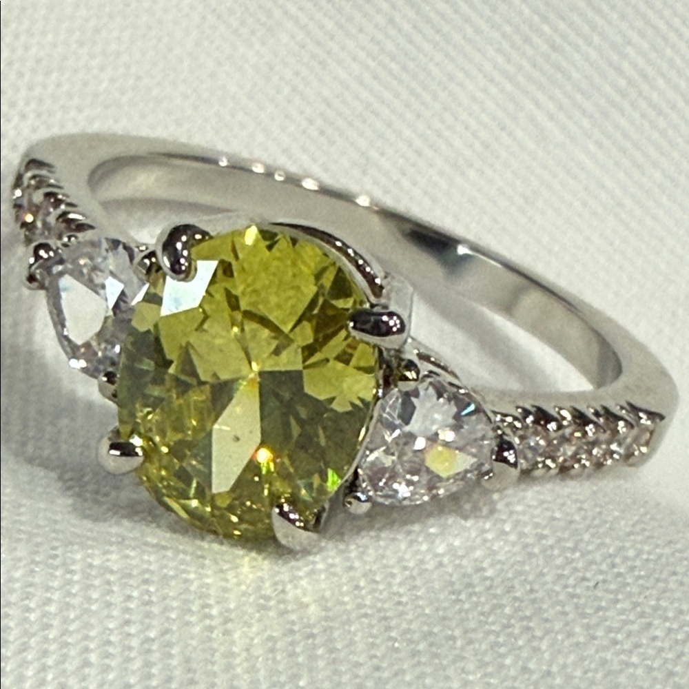 Yellow and Silver Modern Split-Shank Ring